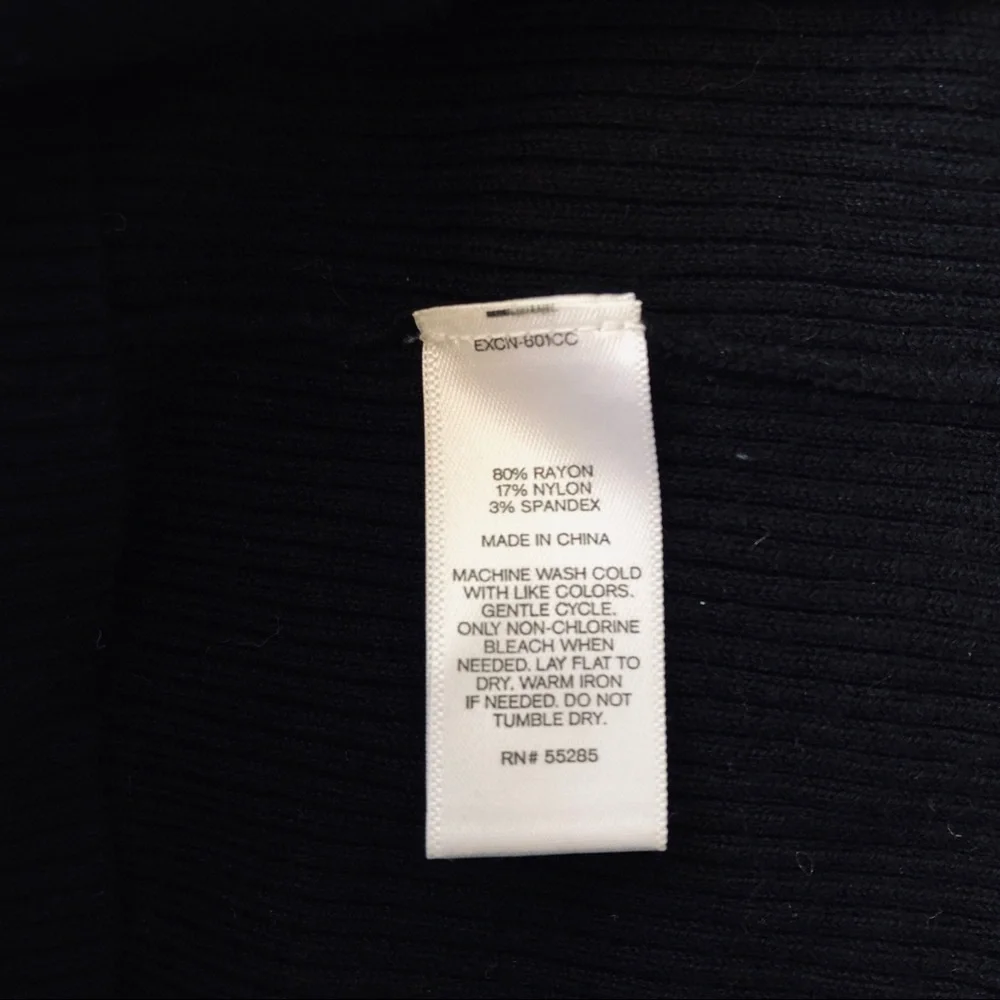 EXPRESS Ribbed Top with V Chocker - Picture 5 of 5